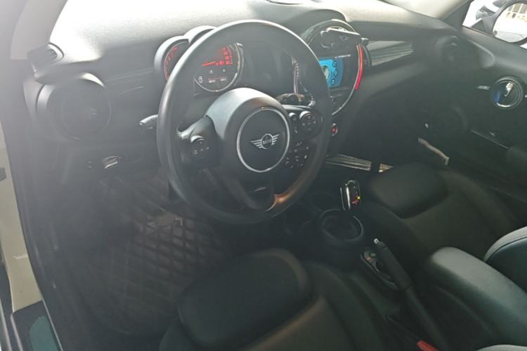 Used MINI 2018 2.0T COOPER S Classic Edition Center Console