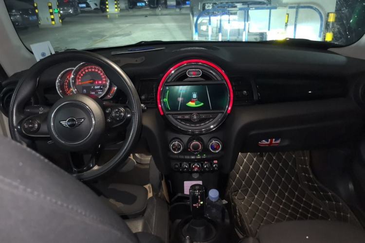 Used MINI 2018 1.5T COOPER Classic Edition Center Console