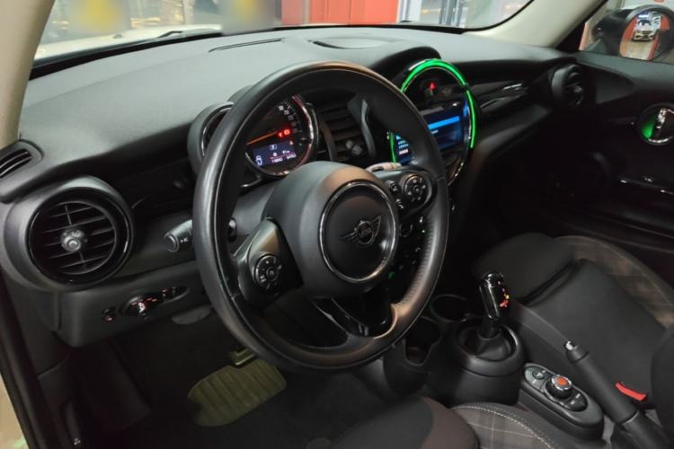 Used MINI 2018 1.5T COOPER Classic Edition Center Console