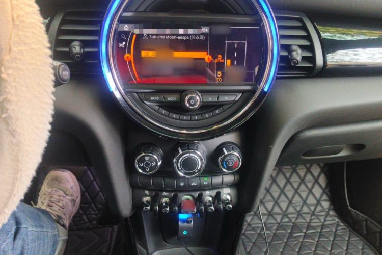 Used MINI 2018 1.5T COOPER Classic Edition Center Console