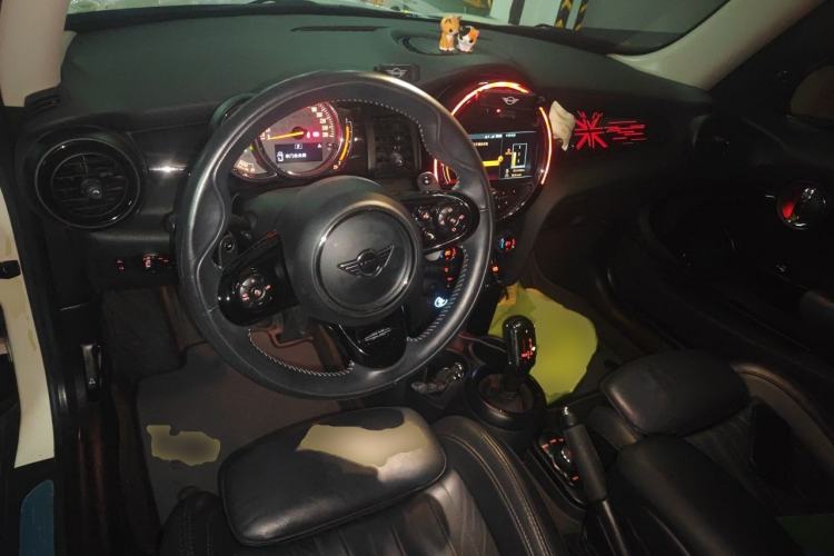 Used MINI 2018 2.0T COOPER S Artist Center Console