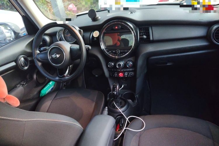 Used MINI 2018 1.5T ONE Five-Door Edition Center Console