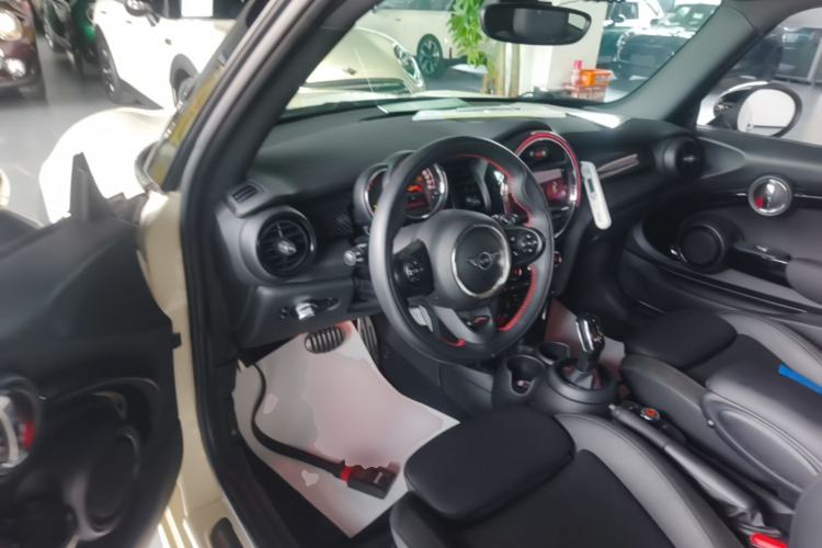 Used MINI 2018 2.0T COOPER S Racing Driver Center Console
