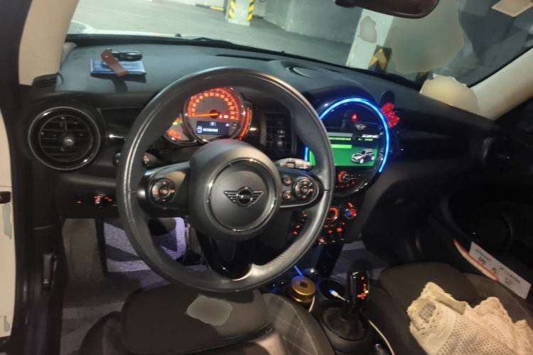 Used MINI 2018 1.5T COOPER Classic Edition Center Console
