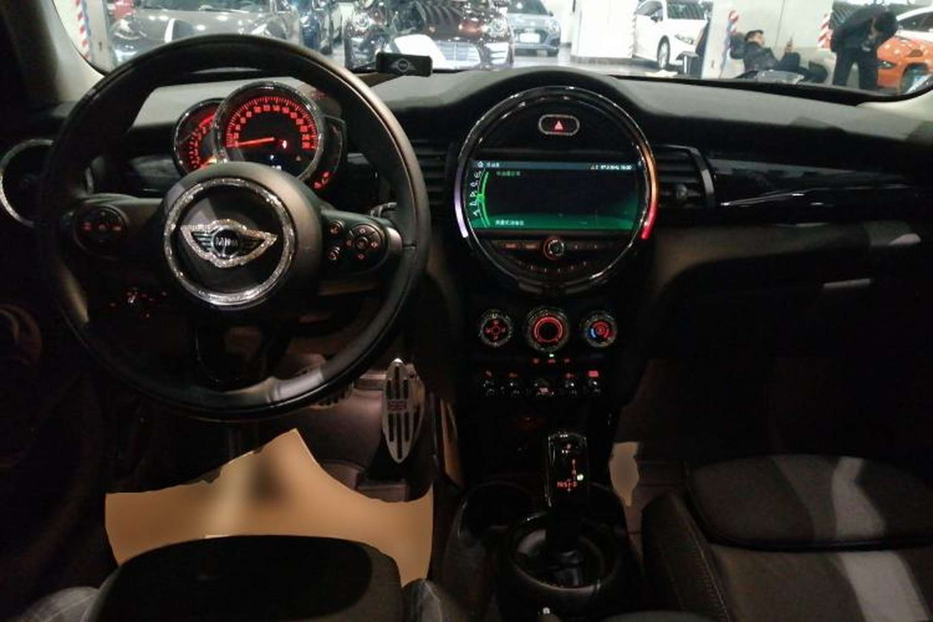 Used MINI 2018 1.5T COOPER Classic Edition Five-Door Version Center Console
