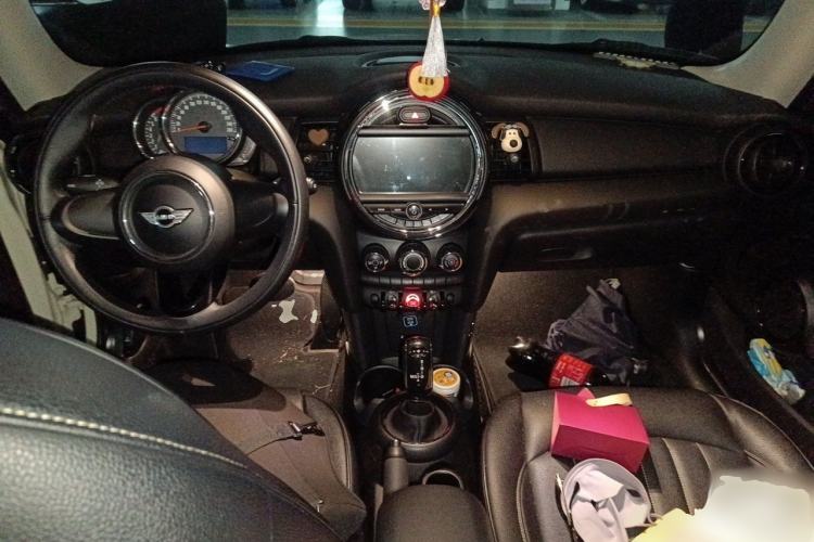 Used MINI 2018 1.5T ONE Center Console