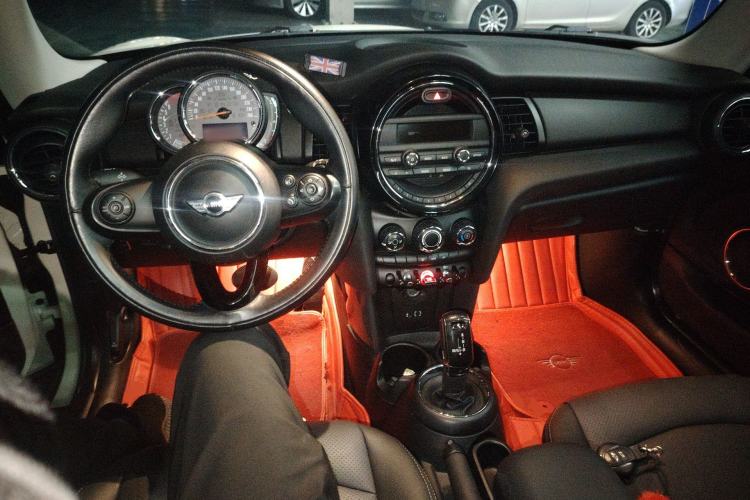 Used MINI 2018 1.5T ONE PLUS Center Console