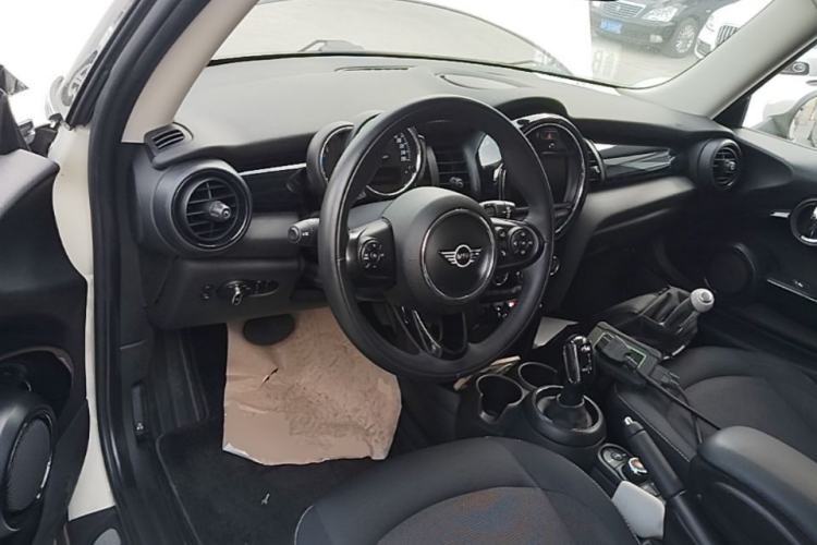 Used MINI 2018 1.5T ONE PLUS Center Console