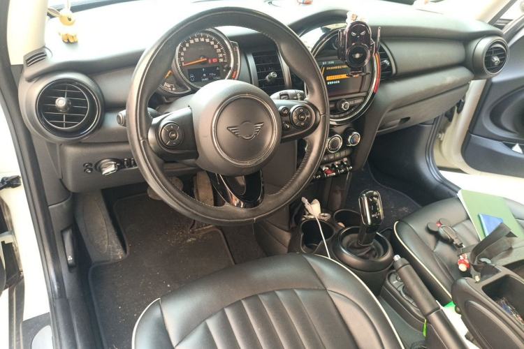 Used MINI 2018 1.5T ONE Center Console