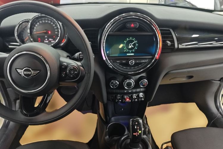 Used MINI 2018 1.5T COOPER Classic Edition Center Console