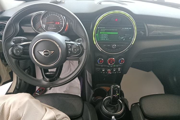 Used MINI 2018 1.5T COOPER Artist Center Console