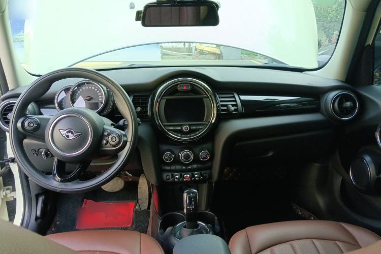 Used MINI 2018 1.5T ONE PLUS Five-Door Edition Center Console