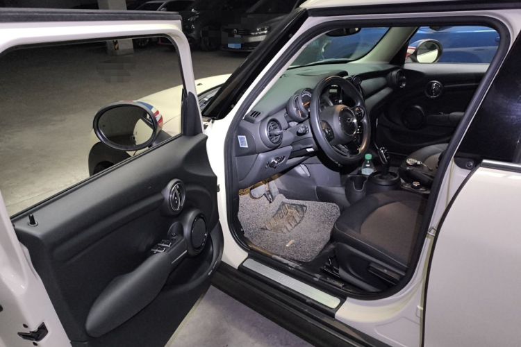 Used MINI 2018 1.5T ONE Five-Door Edition Driver Seat