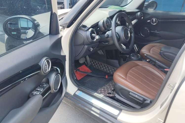 Used MINI 2018 1.5T ONE PLUS Five-Door Edition Driver Seat