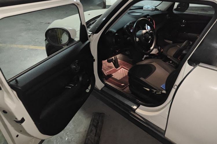 Used MINI 2018 1.5T ONE Five-Door Edition Driver Seat
