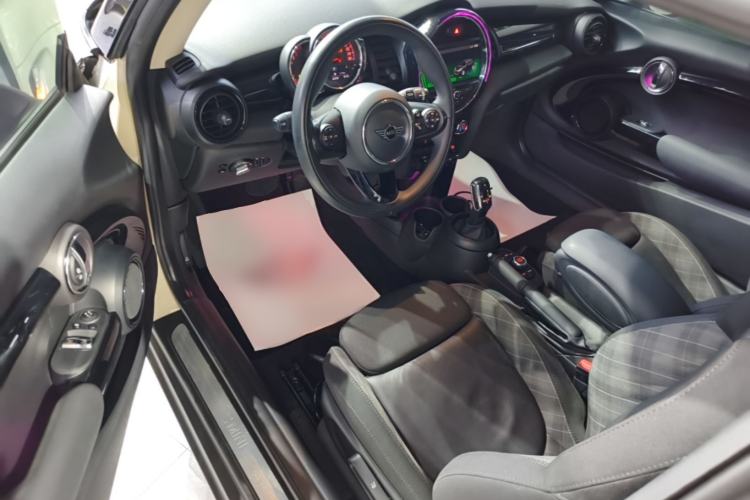 Used MINI 2018 1.5T COOPER Classic Edition Driver Seat