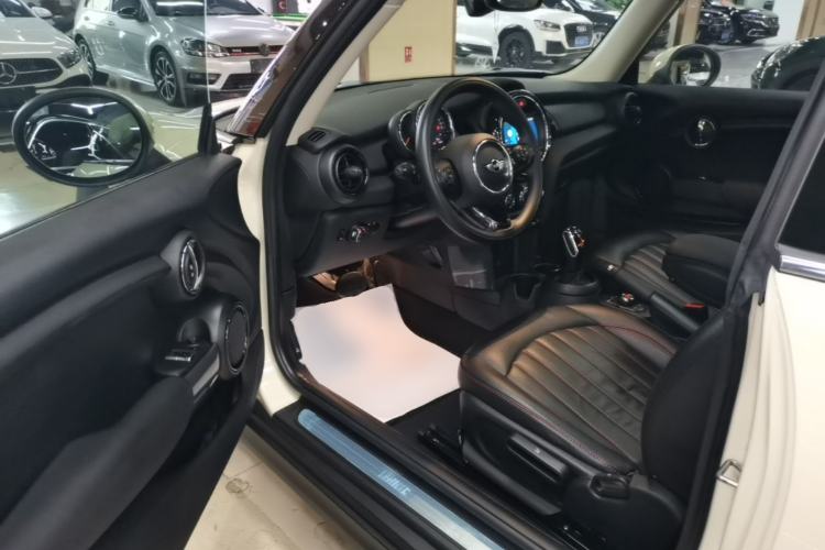 Used MINI 2018 1.5T ONE Driver Seat
