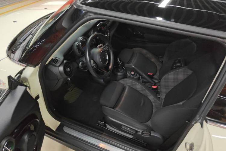Used MINI 2018 1.5T COOPER Classic Edition Driver Seat