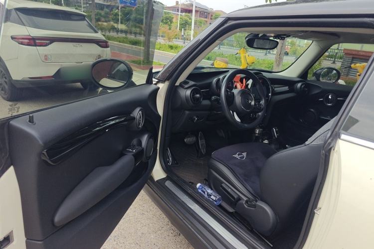 Used MINI 2018 1.5T COOPER Classic Edition Driver Seat