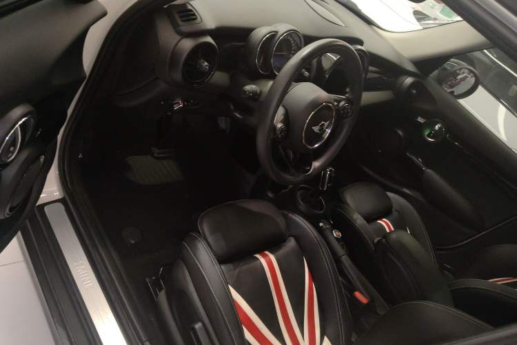 Used MINI 2018 1.5T COOPER Classic Edition Five-Door Version Driver Seat