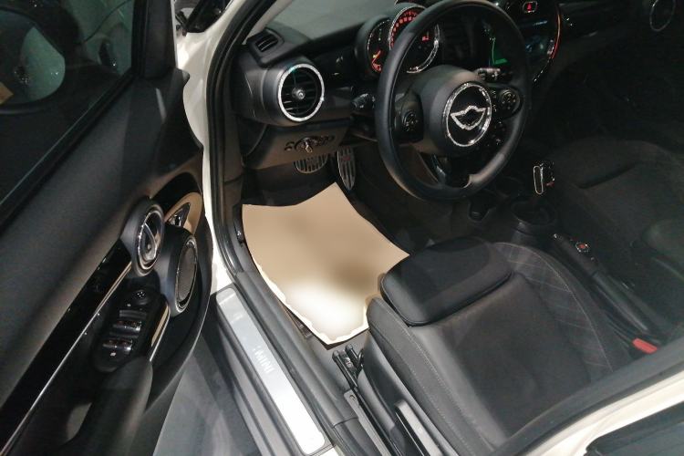 Used MINI 2018 1.5T COOPER Classic Edition Five-Door Version Driver Seat