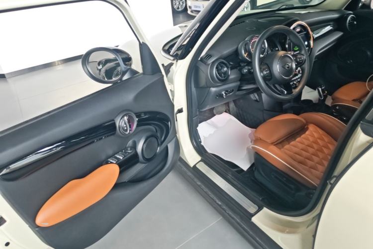 Used MINI 2018 1.5T COOPER Classic Edition Five-Door Version Driver Seat