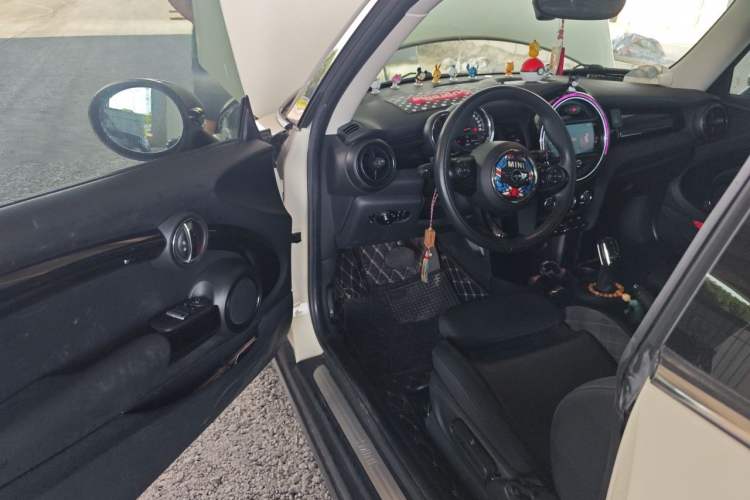 Used MINI 2018 1.5T COOPER Classic Edition Driver Seat