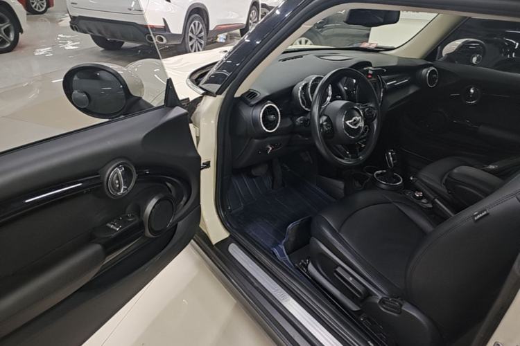 Used MINI 2018 1.5T ONE PLUS Driver Seat