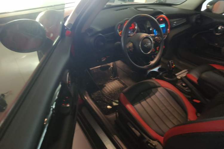 Used MINI 2018 1.5T ONE PLUS Driver Seat