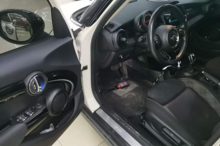 Used MINI 2018 1.5T COOPER Classic Edition Five-Door Version Driver Seat