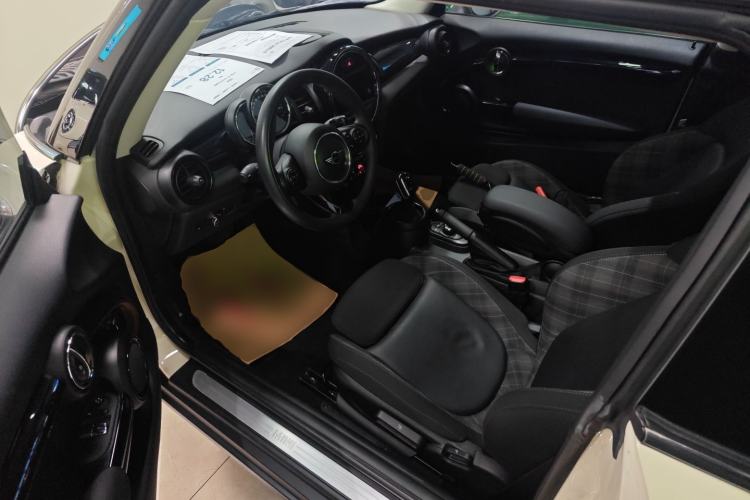 Used MINI 2018 1.5T COOPER Classic Edition Driver Seat