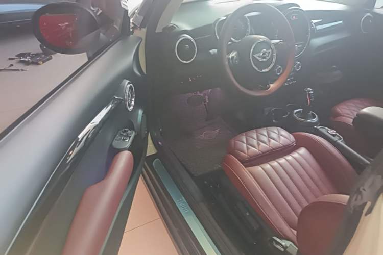 Used MINI 2018 1.5T COOPER Classic Edition Driver Seat