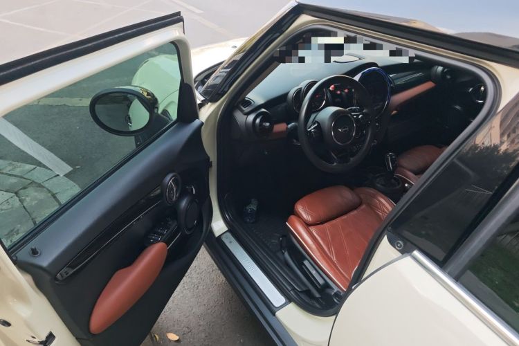 Used MINI 2018 1.5T COOPER Artist Five-Door Edition Driver Seat