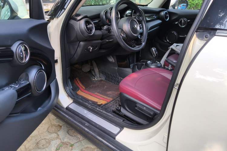 Used MINI 2018 1.5T ONE PLUS Five-Door Edition Driver Seat