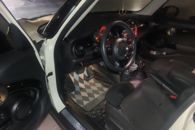 Used MINI 2018 1.5T COOPER Classic Edition Five-Door Version Driver Seat