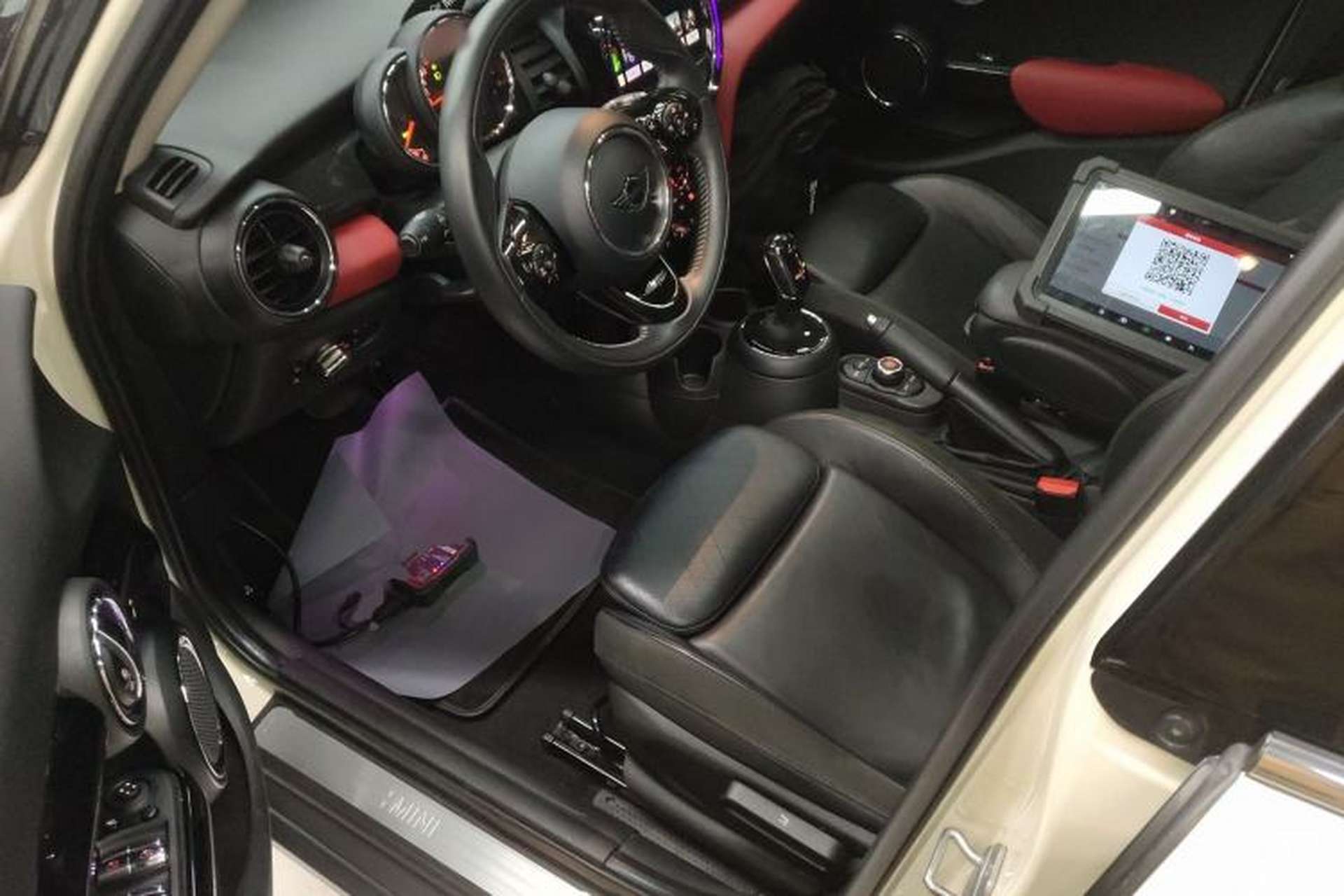 Used MINI 2018 1.5T COOPER Artist Five-Door Edition Driver Seat
