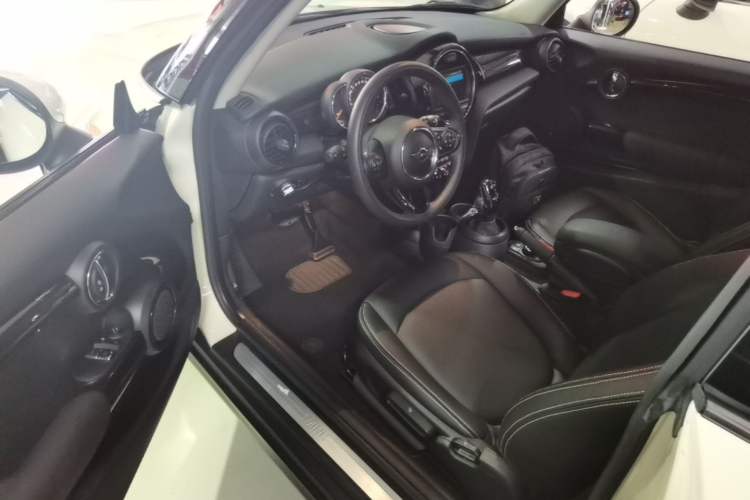 Used MINI 2018 1.5T ONE PLUS Driver Seat