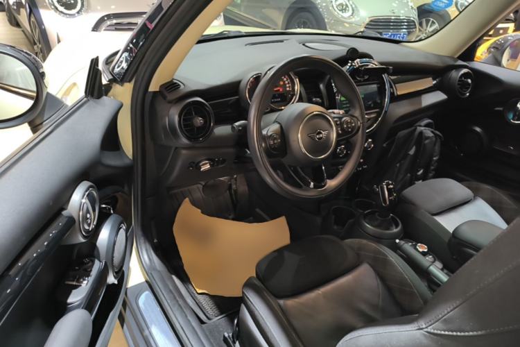 Used MINI 2018 1.5T COOPER Classic Edition Driver Seat