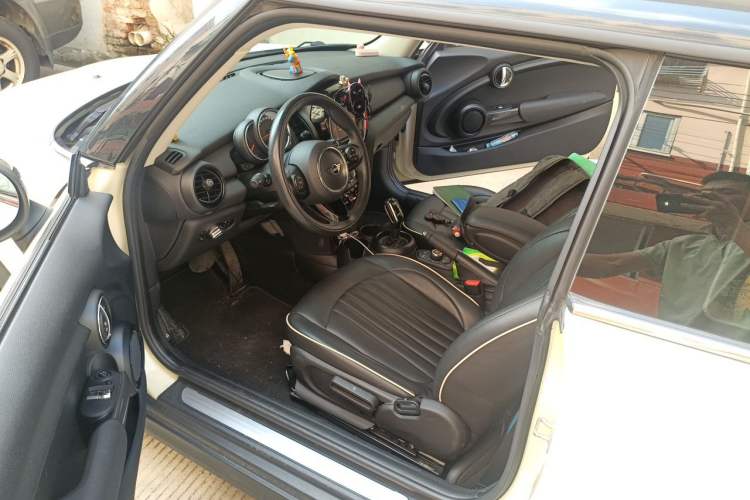 Used MINI 2018 1.5T ONE Driver Seat