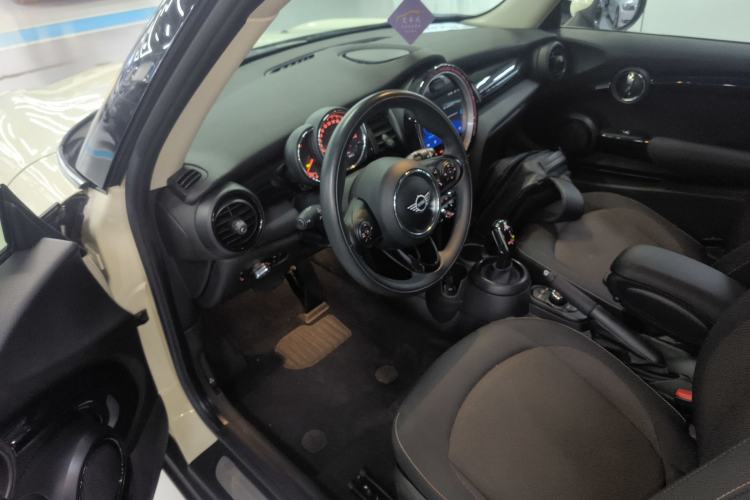 Used MINI 2018 1.5T ONE PLUS Driver Seat