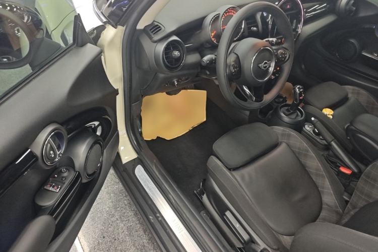 Used MINI 2018 1.5T COOPER Classic Edition Driver Seat