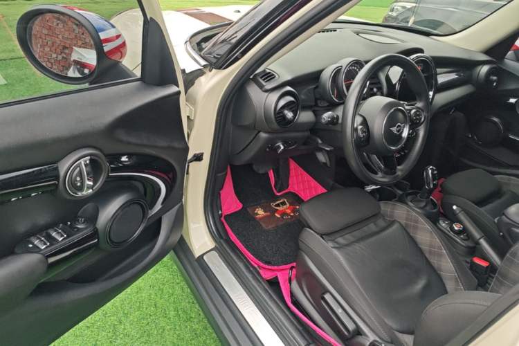 Used MINI 2018 1.5T COOPER Classic Edition Five-Door Version Driver Seat