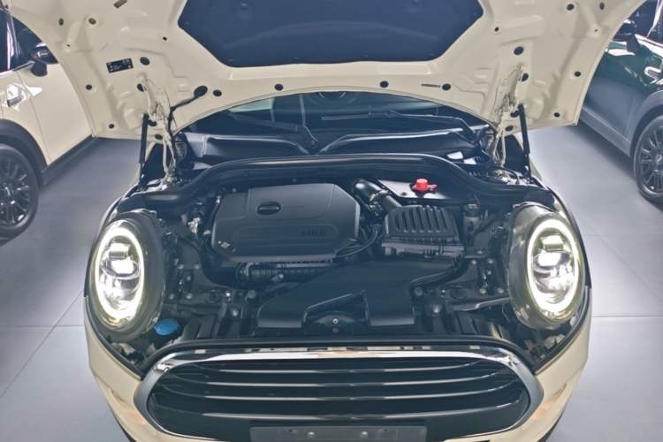 Used MINI 2018 1.5T COOPER Classic Edition Five-Door Version Engine Bay