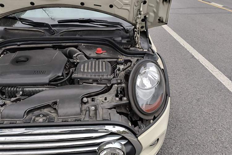 Used MINI 2018 1.5T ONE PLUS Five-Door Edition Engine Bay Left