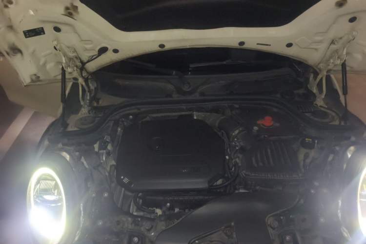 Used MINI 2018 1.5T COOPER Classic Edition Five-Door Version Engine Bay