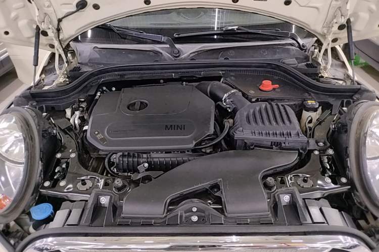 Used MINI  Engine Bay
