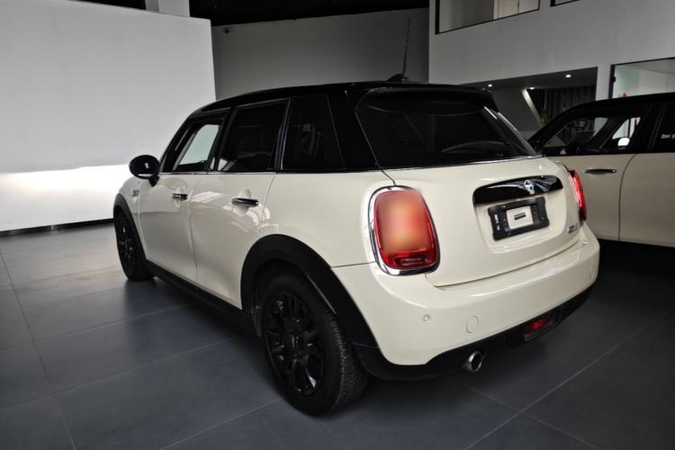 Used MINI 2018 1.5T COOPER Classic Edition Five-Door Version Exterior 2