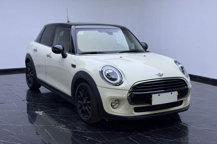 Used MINI 2018 1.5T COOPER Classic Edition Five-Door Version Exterior 2