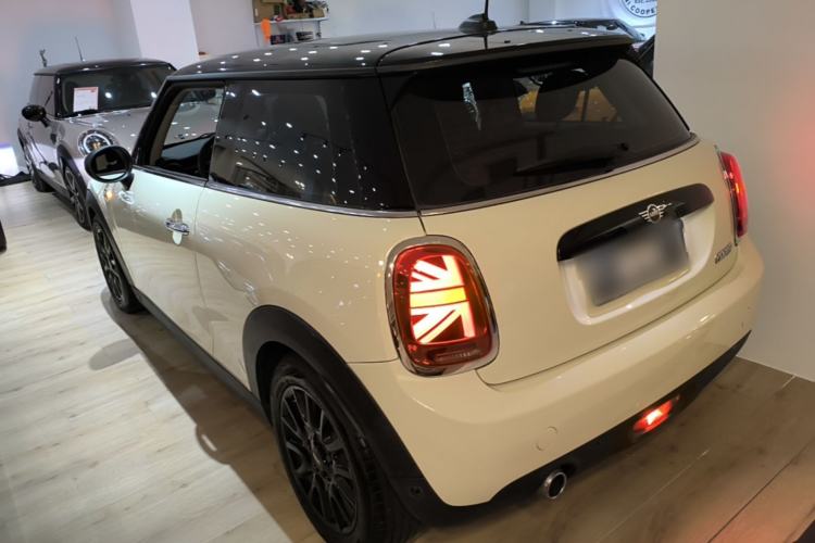 Used MINI 2018 1.5T COOPER Classic Edition Exterior 2