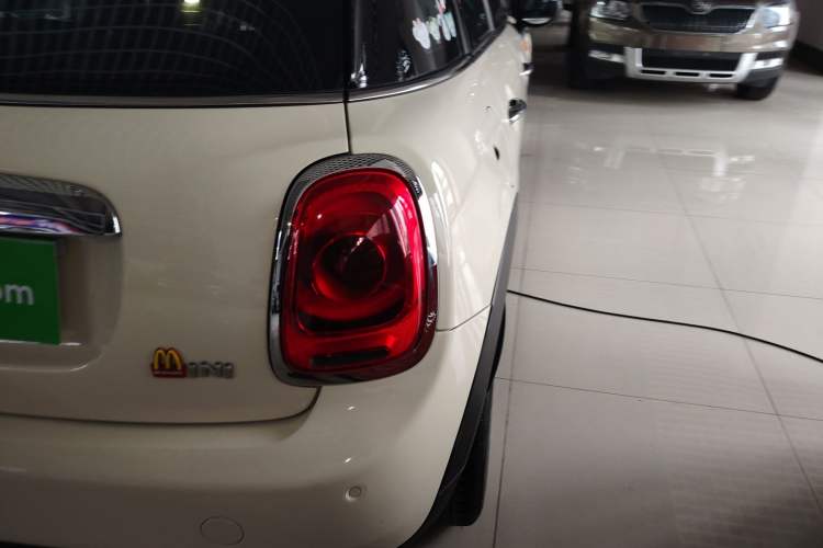 Used MINI 2018 1.5T ONE PLUS Five-Door Edition Exterior 3